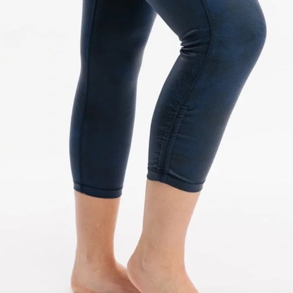 ZYIA Distressed Blue Ankle Cinch 7/8 24" Size 6-8 BNWOT Faux Leather Pockets - Picture 3 of 10